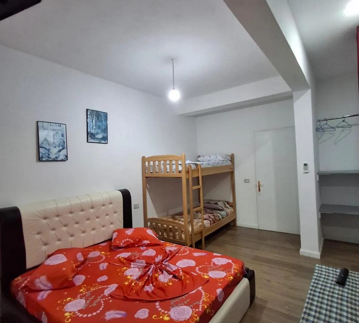 Lion'S Rooms Vlorë Appartement